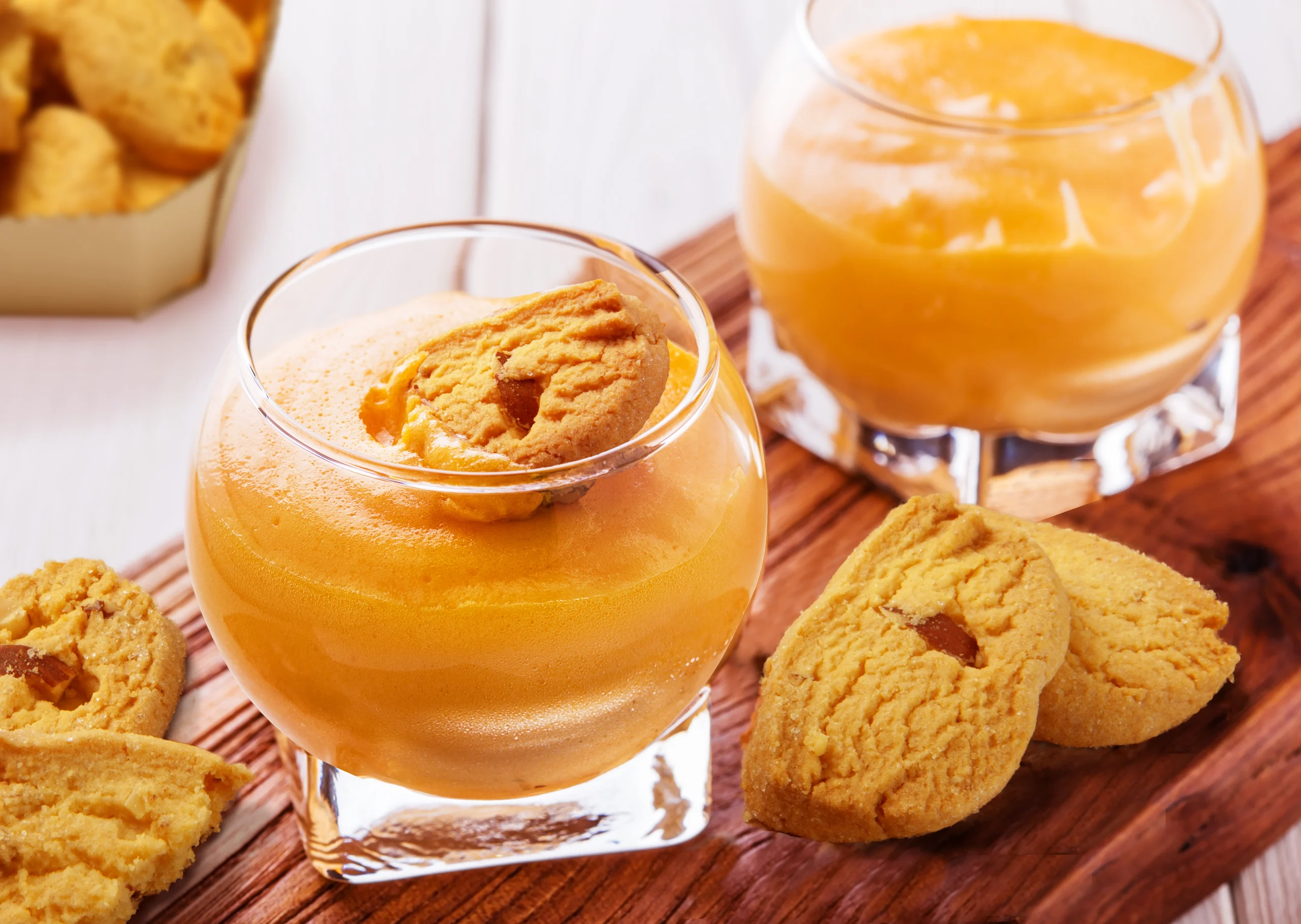 Sbrisoline ambientate con zabaione scaled